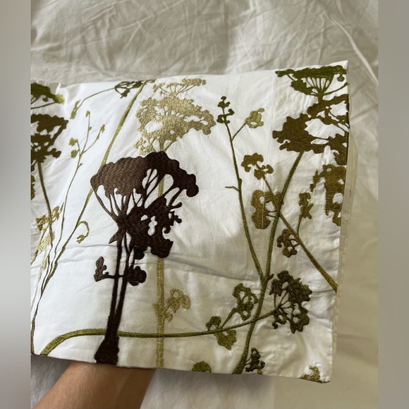 Margaret Muir | (1) King Sham | White Embroidered Pillow | EUC - Picture 10 of 10